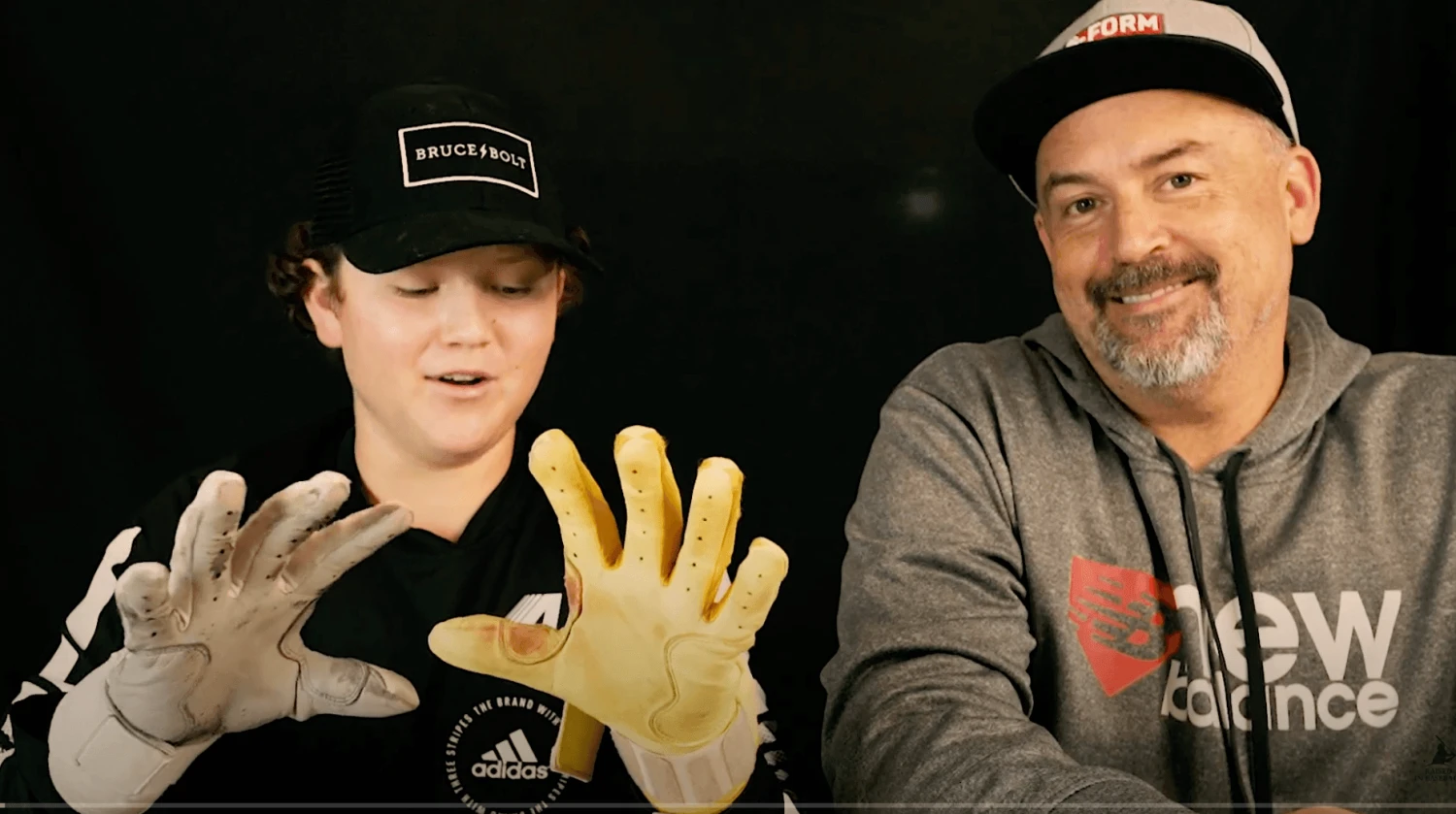 Bruce Bolt PREMIUM PRO Short Cuff Batting Gloves: Navy - Image 3